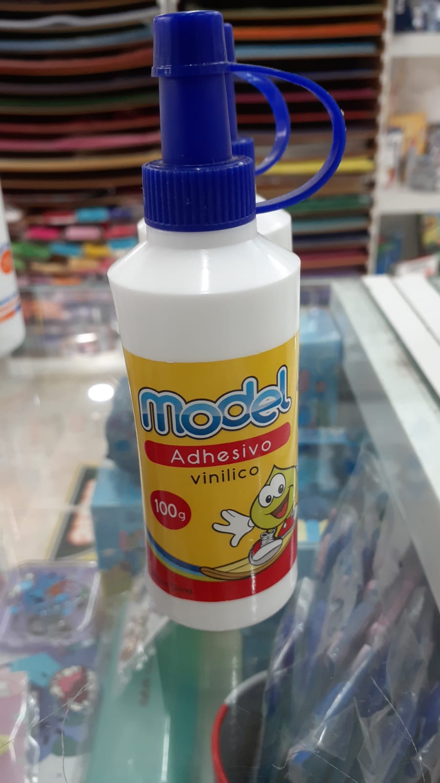 Adhesivo model x 100