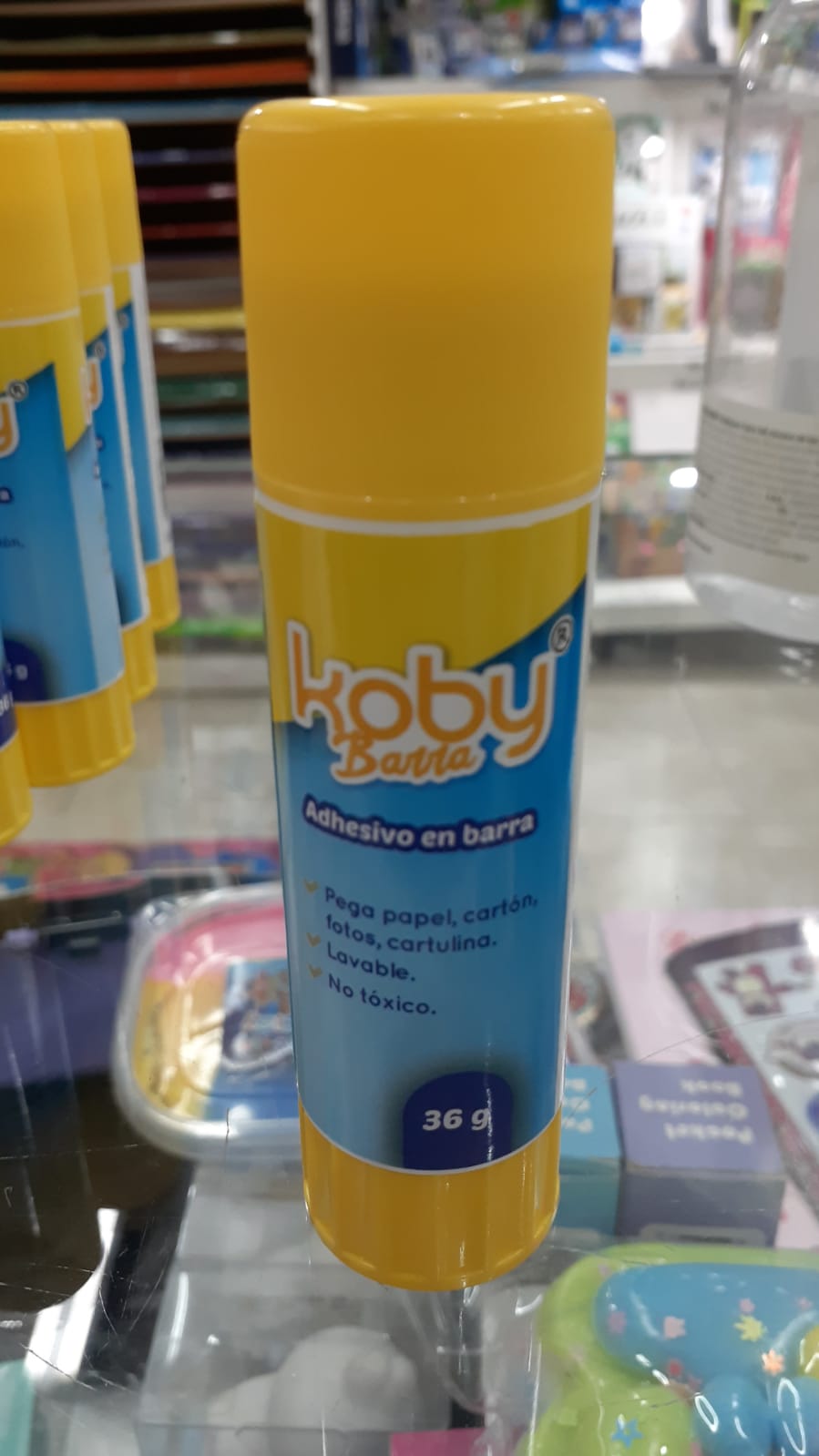 Adhesivo en barra Koby de 36 g