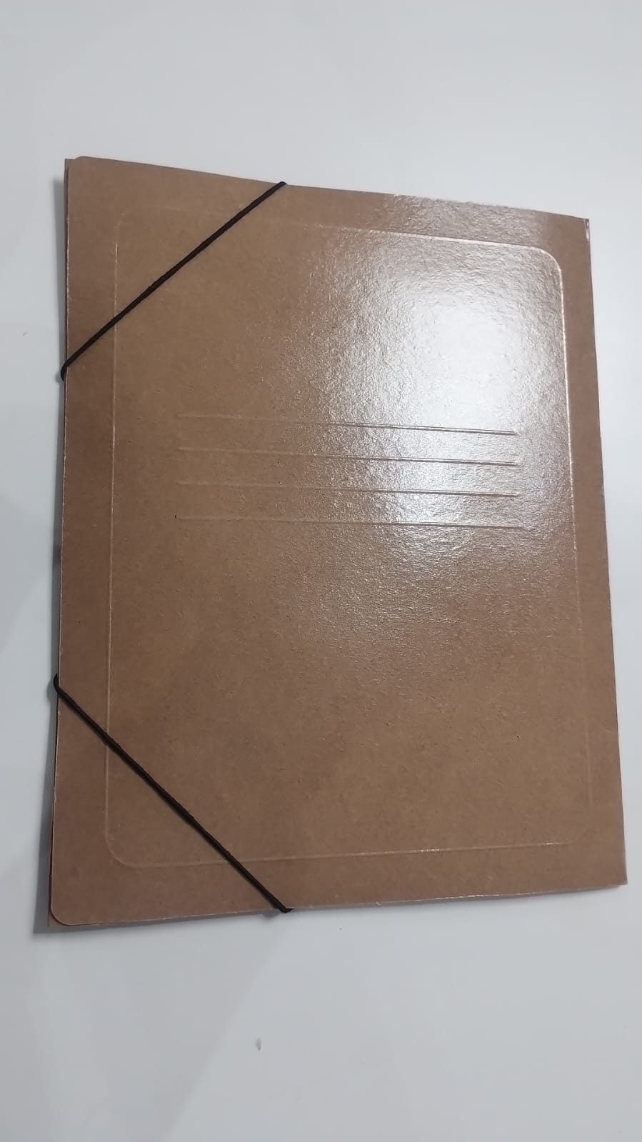 Carpeta marrón A4 con elástico