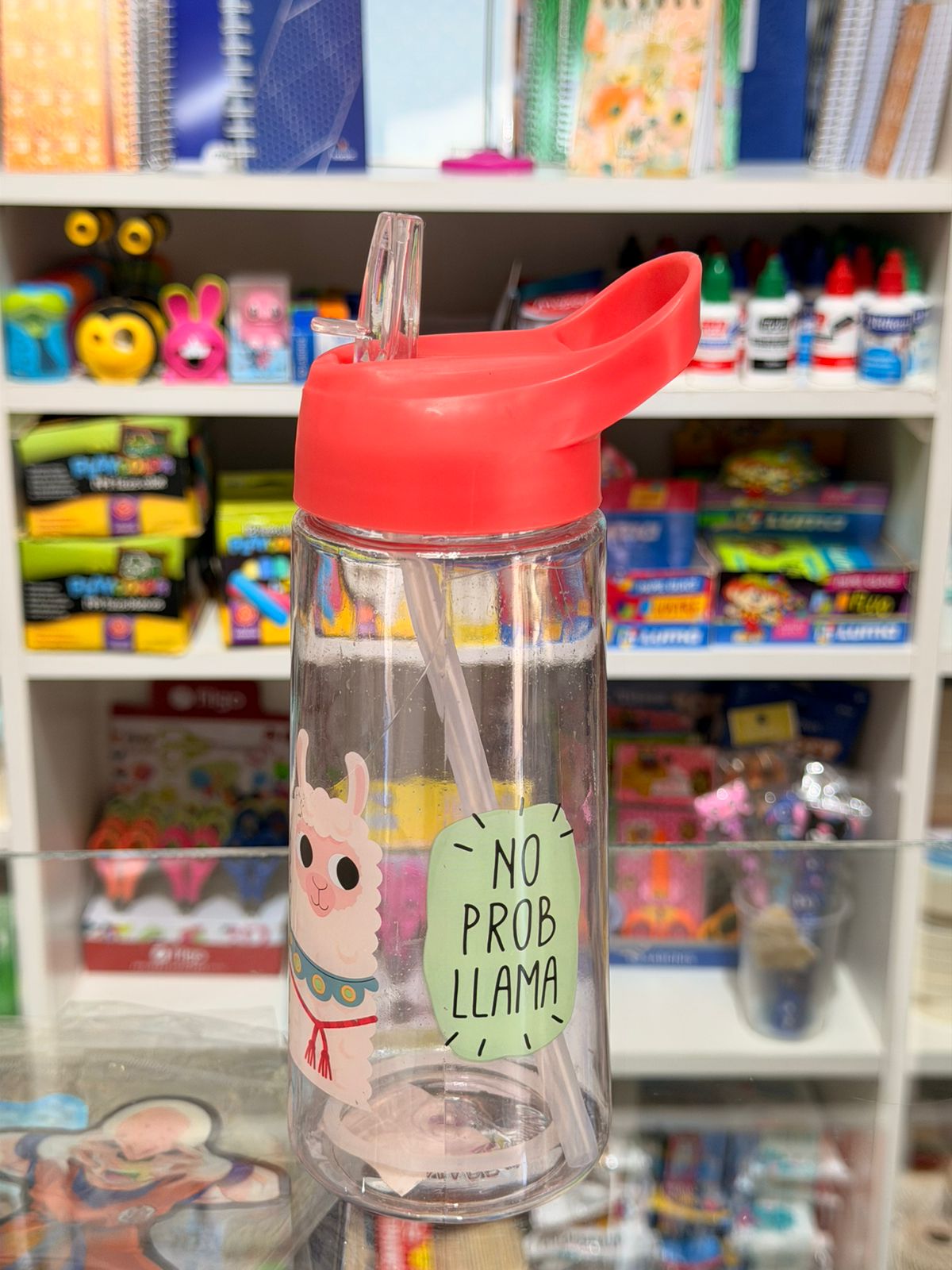 Botella con pico llama
