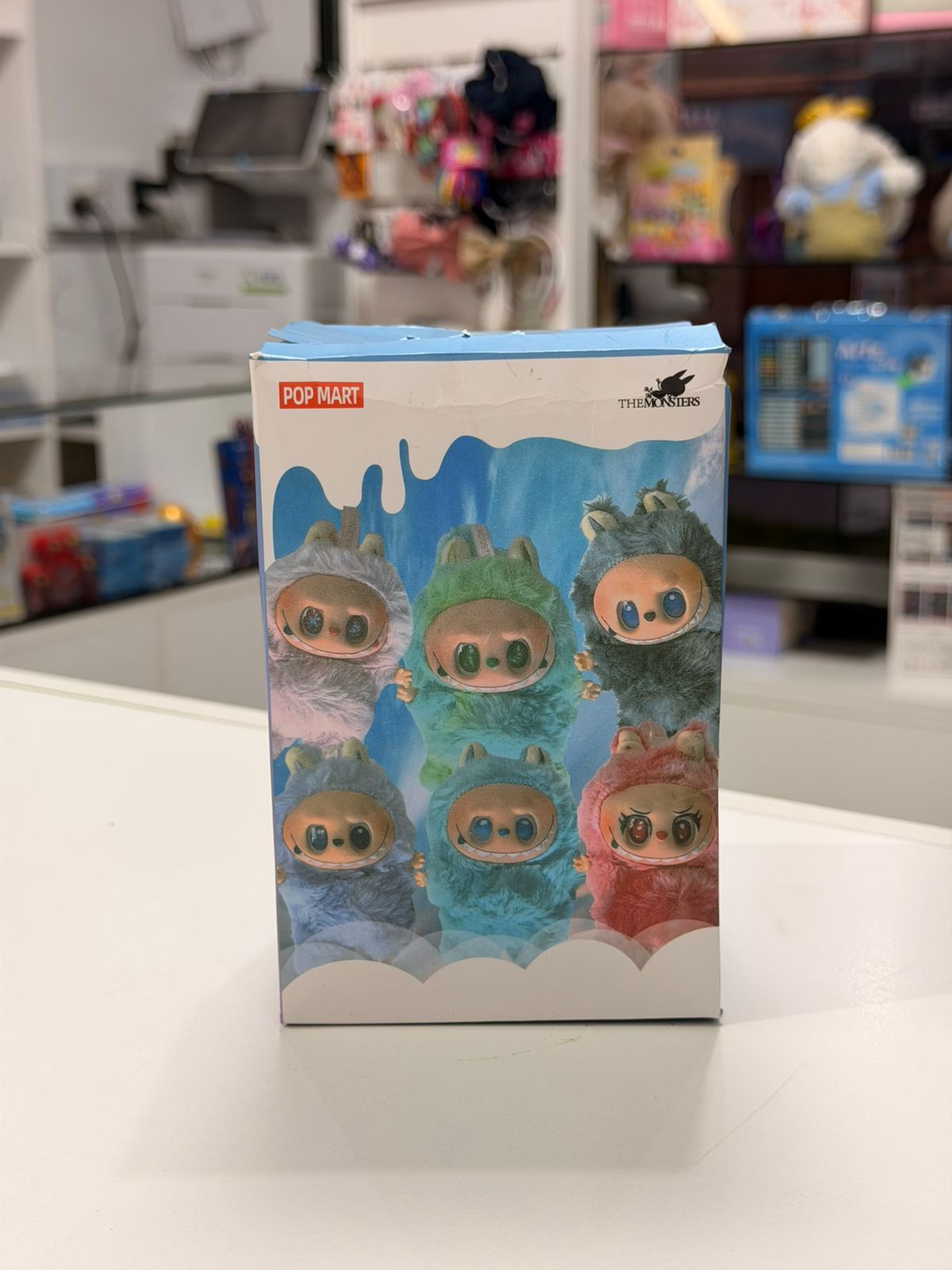 Figura Labubu en caja