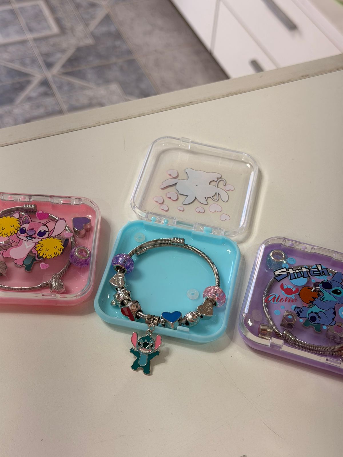 Pulseras tipo Pandora con temática Stitch