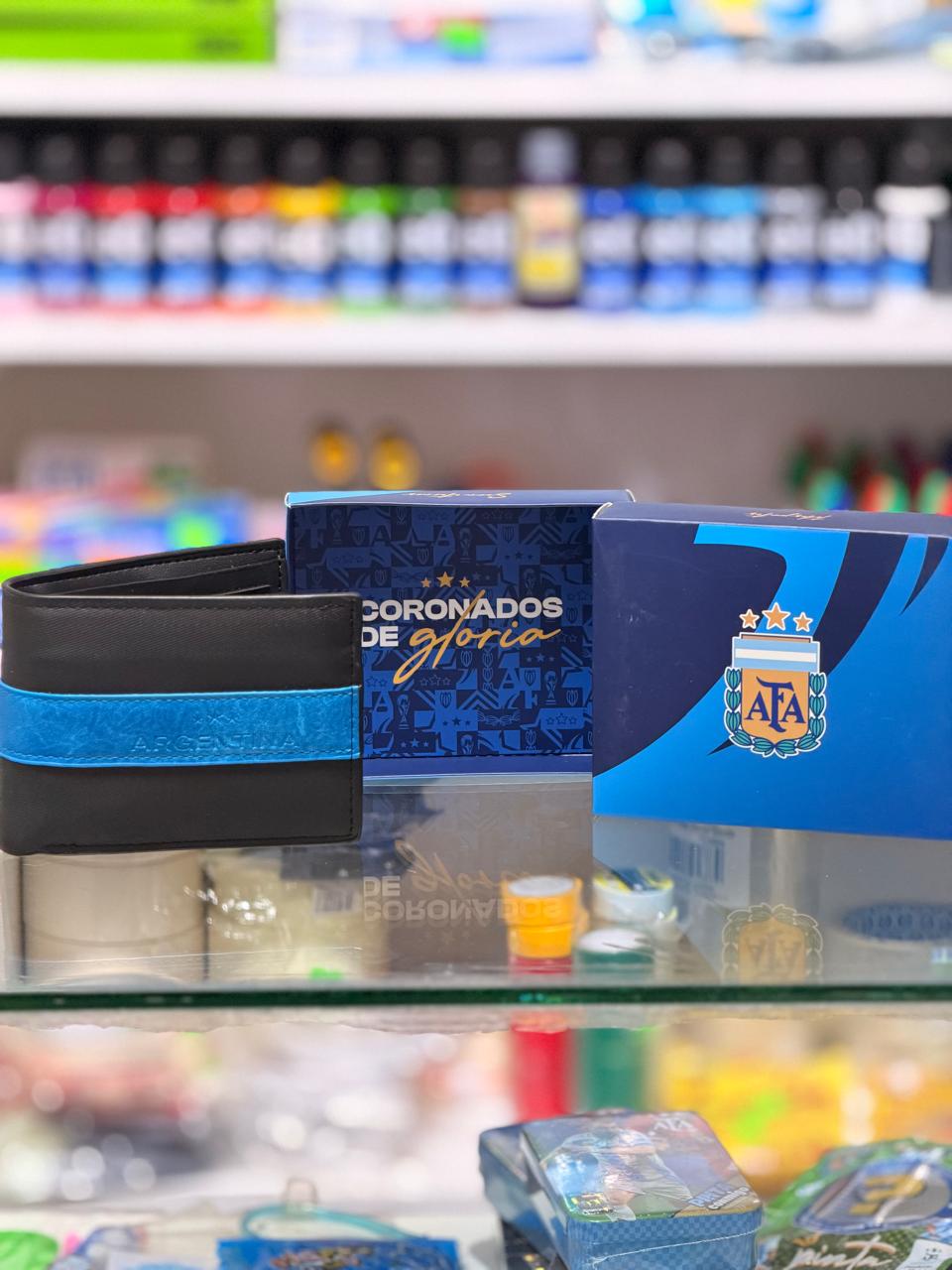 Billetera argentina en caja